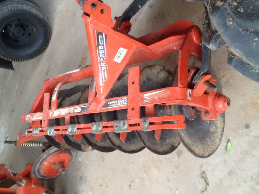 ขายผานตราช้าง6/22 นิ้วสภาพเหมือนใหม่ใช้งานน้อยลูกปืนแน่นๆพร้อมใช้ ขายผานตราช้าง6/22 นิ้วสภาพเหมือนใหม่ใช้งานน้อยลูกปืนแน่นๆพร้อมใช้