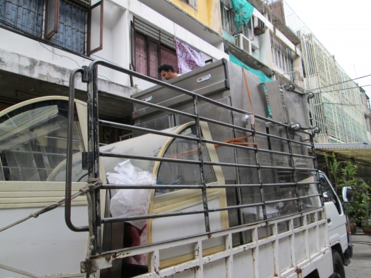 วันอังคารที่ 2 ธันวาคม 2557 ร้านอาหารใหญ่  ถนนเพชรบุรี