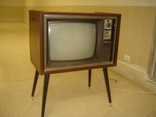 ขานทีวีโบราณขาเหลา