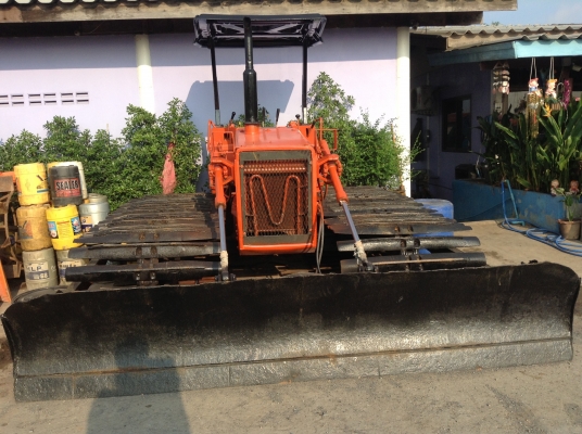 ขายD2-6 PLL สภาพสวย พร้อมใช้งาน เครื่องดีช่วงล่างดี ใบเเทร็กเต็ม ราคาต่อรองได้