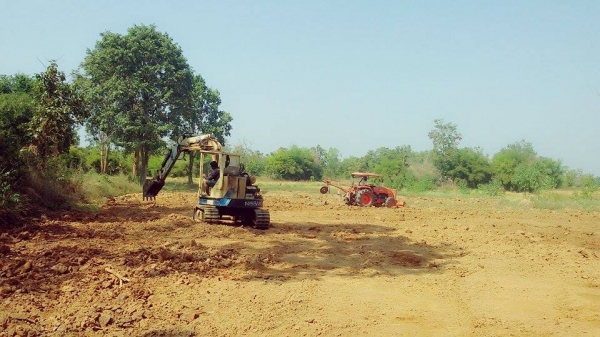 ขายแบ็คโฮ nissan pc50 เครื่อง อีซุสุ ราคา249,000บาท