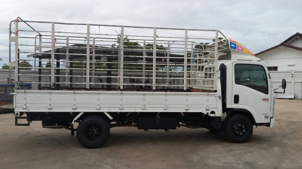 ขาย 6 ล้อ NPR 150  แรง ปี 57 วิ่ง 10,367 กม. คอกเหล็ก สภาพ 99\%