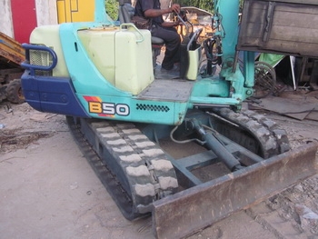 รถขุด รถแบคโฮ YANMAR: B50-2 แทรคยาง สภาพ 90\% สวย รุ่นใหม่ ทำงานไว ผ่านการใช้งานมาน้อย มือสองญี่ปุ่นแท้ รถขุด รถแบคโฮ YANMAR: B50-2 แทรคยาง สภาพ 90\% สวย รุ่นใหม่ ทำงานไว ผ่านการใช้งานมาน้อย มือสองญี่ปุ่นแท้