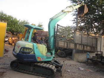 รถขุด รถแบคโฮ YANMAR: B50-2 แทรคยาง สภาพ 90\% สวย รุ่นใหม่ ทำงานไว ผ่านการใช้งานมาน้อย มือสองญี่ปุ่นแท้