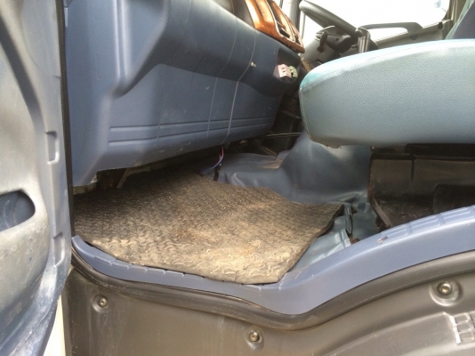 ขายด่วนสิบล้อสองเพลา เม็กก้า หัวคัสซี 260แรง ปี48