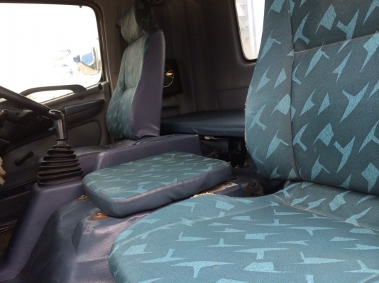 ขายด่วนสิบล้อสองเพลา เม็กก้า หัวคัสซี 260แรง ปี48