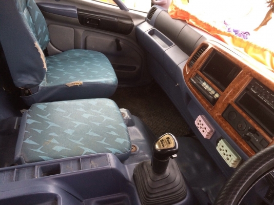 ขายด่วนสิบล้อสองเพลา เม็กก้า หัวคัสซี 260แรง ปี48