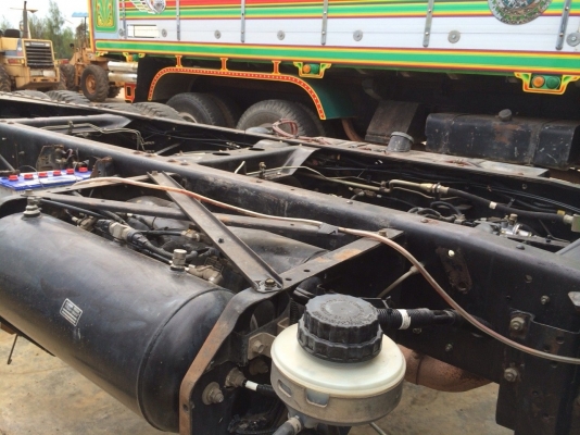 ขายด่วนสิบล้อสองเพลา เม็กก้า หัวคัสซี 260แรง ปี48