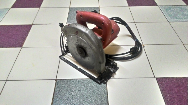 ขายเลื่อยวงเดือนขนาดใบ7นิ้วยี่ห้อMaktecสภาพดีพร้อมใช้งานครับ