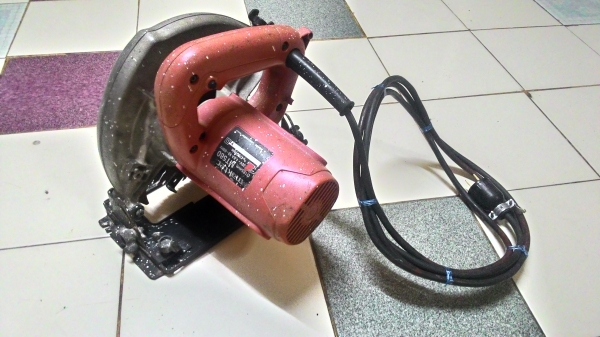 ขายเลื่อยวงเดือนขนาดใบ7นิ้วยี่ห้อMaktecสภาพดีพร้อมใช้งานครับ