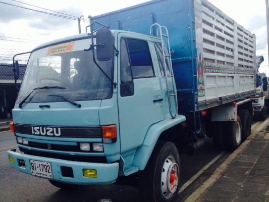 ขายถูกรถบรรทุก 10 ล้อ ISUZU ROCKY 240 นางฟ้าแท้ 2 เพลาดั้ท