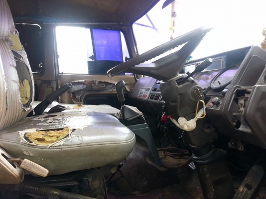 ขาย10ล้อ เครื่อง175แรง เครื่องดี แคชซีสวย พ.เพาเวอร์ เบรกทิฟฟี่ สภาพพร้อมใช้งาน เอกสารพร้อมโอน สนใจโทร 090-8588220คุณนะ ID:narong498 หรือwww.truck.in.th/498 หรือfb:ณรงค์ ซื้อขายรถมือสอง(เว็บไซต์ส่วนตัว)