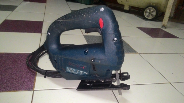 ขายเลื่อยจิ๊กซอตัดไม้ตัดเหล็กยี่ห้อBOSCH รุ่นGST65(400วัตต์)สภาพดีพร้อมใช้งานครับ ขายเลื่อยจิ๊กซอตัดไม้ตัดเหล็กยี่ห้อBOSCH รุ่นGST65(400วัตต์)สภาพดีพร้อมใช้งานครับ