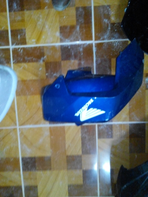 MSX 125 cc อะไหล่ เดิมบังโคลนหน้าเปลือกข้างซ้ายบน และ ท่อปลายท่อไอเสีย ราคา 1500 บาท MSX 125 cc อะไหล่ เดิมบังโคลนหน้าเปลือกข้างซ้ายบน และ ท่อปลายท่อไอเสีย ราคา 1500 บาท