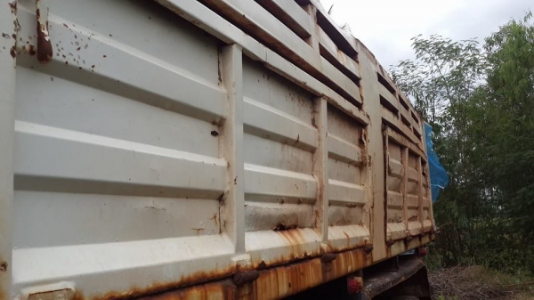 ขาย10ล้อ2เพลาดัมพ์ มิตซูบิชิ 270เทอร์โบว์ 220เทอร์โบว์ 10เกียร์ฟลูเลอร์ แชชซีสวยเอกสารพร้อมโอน สภาพพร้อมลุยงาน แชชซีสวย แอร์เย็น จัดไฟแนนซ์ภายใน1วันรับรถ