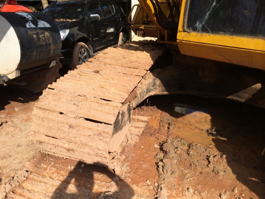 PC200-3 ซีเรียล32961  คอนโทนสั้น..รถแห้งทั้งคัน สภาพดี..รถผู้รับเหมาก่อสร้าง..