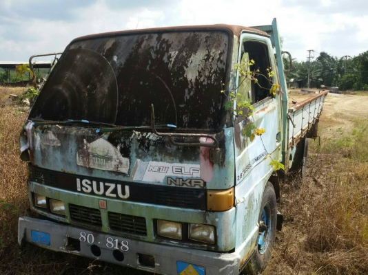 4ล้อกระบะNKR 88 แรง เกียร์สั้น ขายตามสภาพไม่มีเล่ม..รถจอดไว้นาน.....