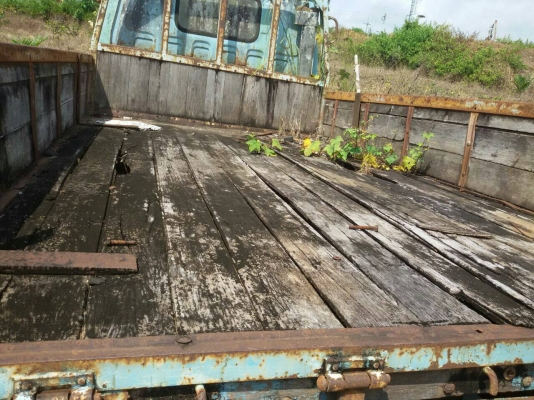 4ล้อกระบะNKR 88 แรง เกียร์สั้น ขายตามสภาพไม่มีเล่ม..รถจอดไว้นาน.....