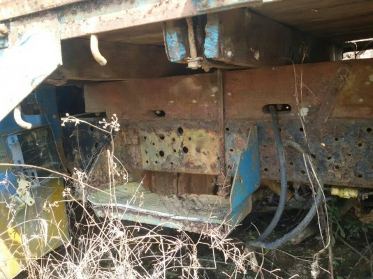 4ล้อกระบะNKR 88 แรง เกียร์สั้น ขายตามสภาพไม่มีเล่ม..รถจอดไว้นาน.....