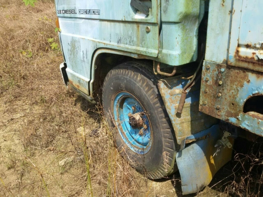 4ล้อกระบะNKR 88 แรง เกียร์สั้น ขายตามสภาพไม่มีเล่ม..รถจอดไว้นาน.....