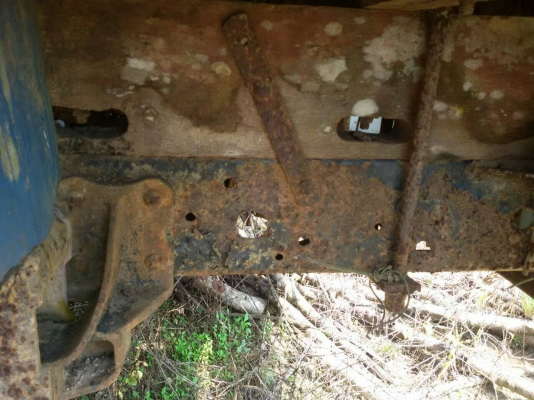 4ล้อกระบะNKR 88 แรง เกียร์สั้น ขายตามสภาพไม่มีเล่ม..รถจอดไว้นาน.....