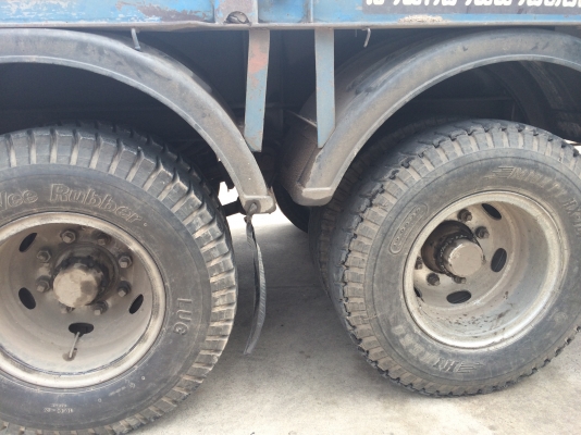 ห้างพี้นเรียบ2คาน ยาว12ม.ปี*2547 สภาพสวย ดอกยางอ่อน ใช้งานอยู่ ฝากขาย170000.