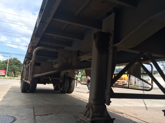 ห้างพี้นเรียบ2คาน ยาว12ม.ปี*2547 สภาพสวย ดอกยางอ่อน ใช้งานอยู่ ฝากขาย170000.