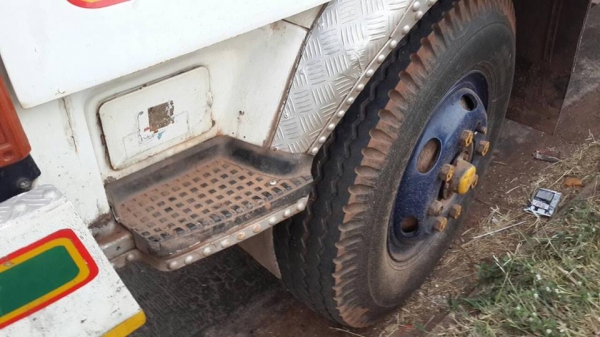 ขายดั้มMITSUBISHI FN527M-A เครื่อง6D16 พ.เพาเวอร์ เบรกทิฟฟี่ ภายในสวย แอร์เย็น สภาพพร้อมใช้งาน เอกสารพร้อมโอน จัดไฟแนนซ์ได้ เงื่อนไขง่ายๆวันเดียวรับรถ สนใจโทร 090-8588220คุณนะ ID:narong498 หรือwww.truck.in.th/498 หรือfb:ณรงค์ ซื้อขายรถมือสอง(เว็บไซต์ส่วนต