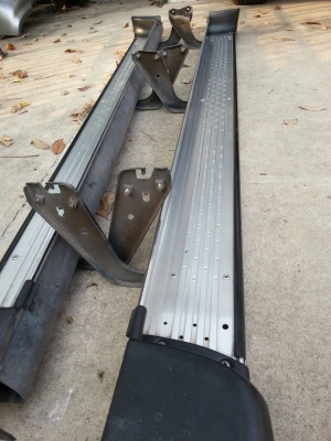 ขายบันไดข้างและกันชนหลัง toyota sport cruiser 4wd