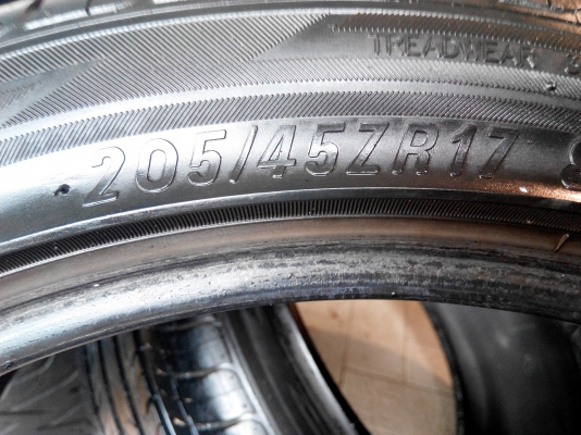 ยาง Maxxis 205/45/17 ปี12 ดอกเต็มๆ แน่นๆ ยาง Maxxis 205/45/17 ปี12 ดอกเต็มๆ แน่นๆ