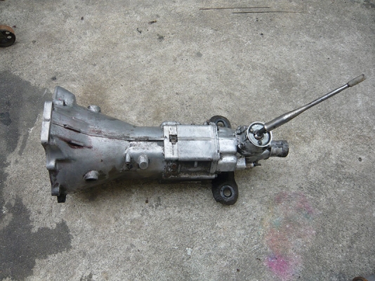 ขายเกียร์มาสด้าแฟมิเลีย 5 สปีด 3850 บาท