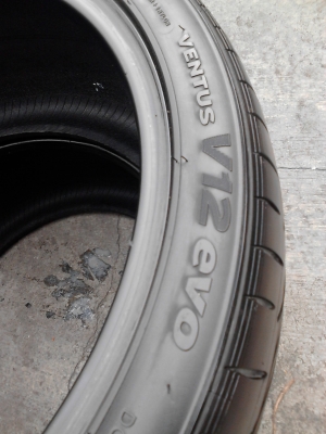 255/35R18 HANKOOK  VENTUS V12 EVO ปี2012  ( ไม่มีปะ )   มี 2 เส้น TEL.081-427-3941