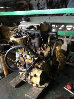 +++ ขายเครื่องรถตักล้อยาง  MITSUBISH  WS200  ราคา  30,000.- บาทครับ