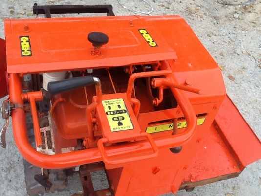 รถบรรทุกตีนตะขาบเป็นเครื่องปั่นไฟหรือสูบน้ำก็ได้