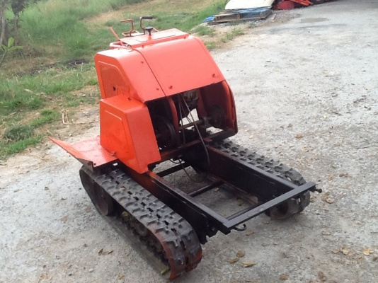 รถบรรทุกตีนตะขาบเป็นเครื่องปั่นไฟหรือสูบน้ำก็ได้