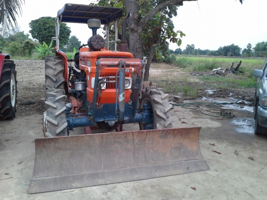 ขาย แทรกเตอร์ KUBOTA  4000 เครื่อง 6สูบ ถูกๆ สวยๆ เคื่รองดี เกียร์ดี ติดง่ายคับ