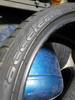 225/35R20 acceiera PHI ปี2012 มี 2 เส้น TEL.081-427-3941