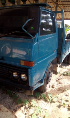 ขายรถบรรทุก 6 ล้อใหญ่กระบะคาร์โก้ TOYOTA เครื่อง 13B 85 แรงม้าปี 2542 ราคา 135000