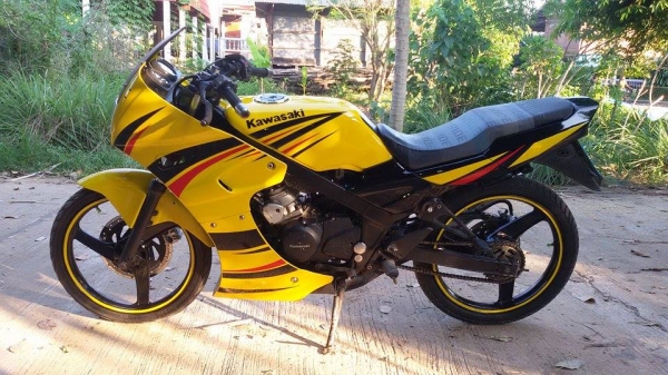 ขาย  kawasaki KR 150 ทะเบียนเต็ม โอนได้