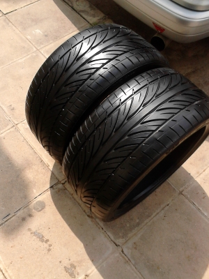 255/35R18 HANKOOK  VENTUS V12 EVO ปี2012  ( ไม่มีปะ )   มี 2 เส้น TEL.081-427-3941