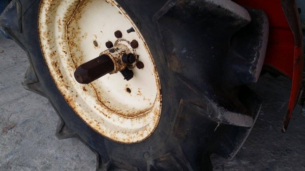 รถไถพรวนดินนั่งขับ  YANMAR  13 แรง  เก่าญี่ปุ่น 2 เพลา เครื่องยนต์ดีเซล