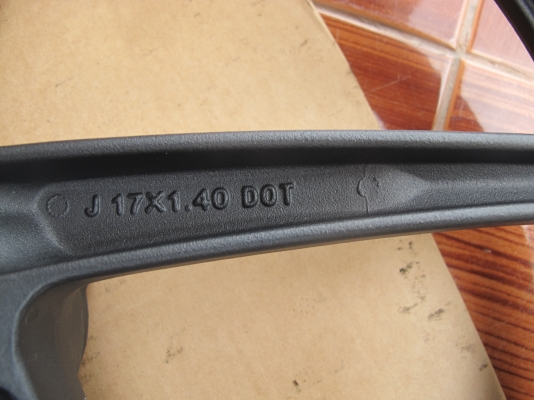 ขายล้อแม็กมอไซค์ HONDA  WAVE 110i  2014