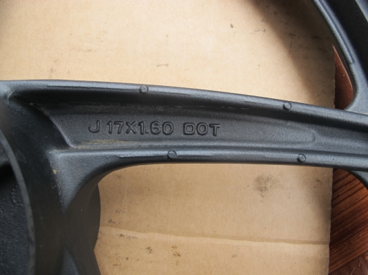 ขายล้อแม็กมอไซค์ HONDA  WAVE 110i  2014