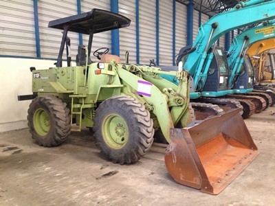 รถตักล้อยาง Caterpillar 910F #LM16 1YK03410 นำเข้าจากญี่ปุ่น สนใจโทร. 080-6565422 (หนิง)