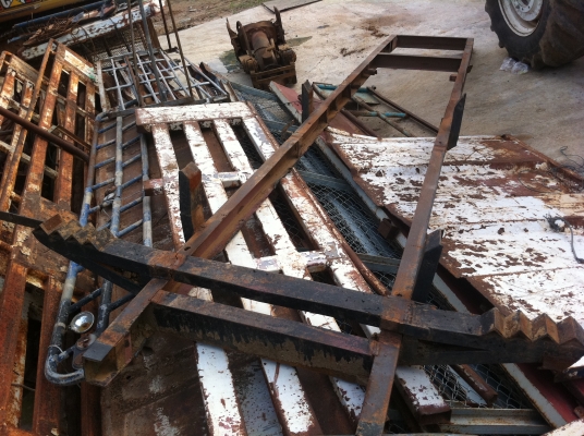 ชุดดั้ม 12 ตัน + คัสซีลอย + ปั้ม อุปกรณ์ครบ สภาพพร้อมใช้ ชุดดั้ม 12 ตัน + คัสซีลอย + ปั้ม อุปกรณ์ครบ สภาพพร้อมใช้