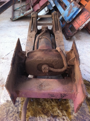 ชุดดั้ม 12 ตัน + คัสซีลอย + ปั้ม อุปกรณ์ครบ สภาพพร้อมใช้ ชุดดั้ม 12 ตัน + คัสซีลอย + ปั้ม อุปกรณ์ครบ สภาพพร้อมใช้