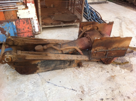 ชุดดั้ม 12 ตัน + คัสซีลอย + ปั้ม อุปกรณ์ครบ สภาพพร้อมใช้ ชุดดั้ม 12 ตัน + คัสซีลอย + ปั้ม อุปกรณ์ครบ สภาพพร้อมใช้