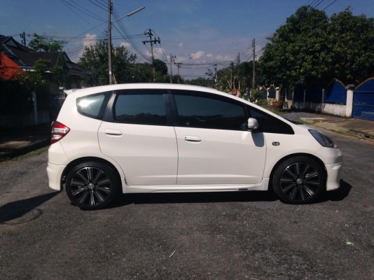 HONDA - JAZZ -  i-VTEC 1.5 MT