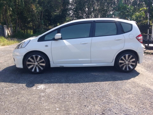 HONDA - JAZZ -  i-VTEC 1.5 MT