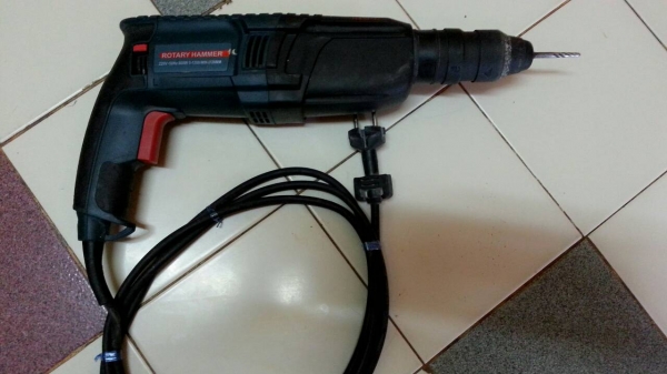 ขายสว่านไฟฟ้าระบบโรตารี่รุ่นใหญ่3ระบบราคาถูกๆสภาพดีมากๆแรงๆ800วัตต์เต็มๆครับ